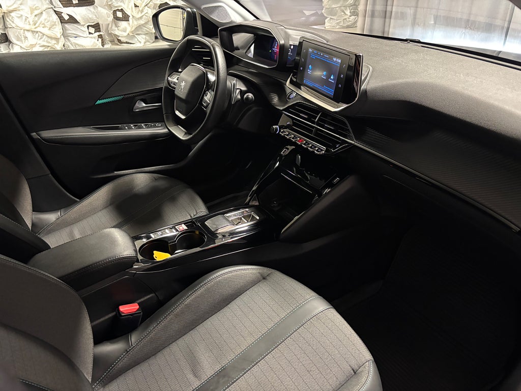 Car Image car-83652-d51eccb8d0677537d44b7f06f9b56358