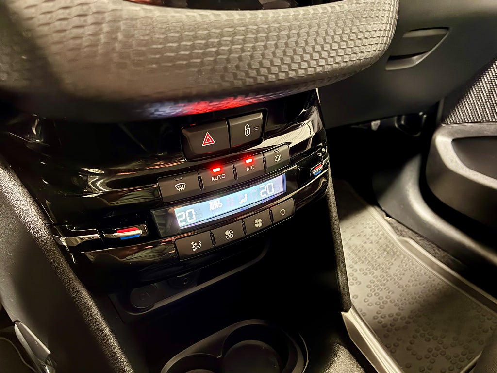 Car Image car-83711-7a9b13b15f238dc2f9e85b6baef5d93f