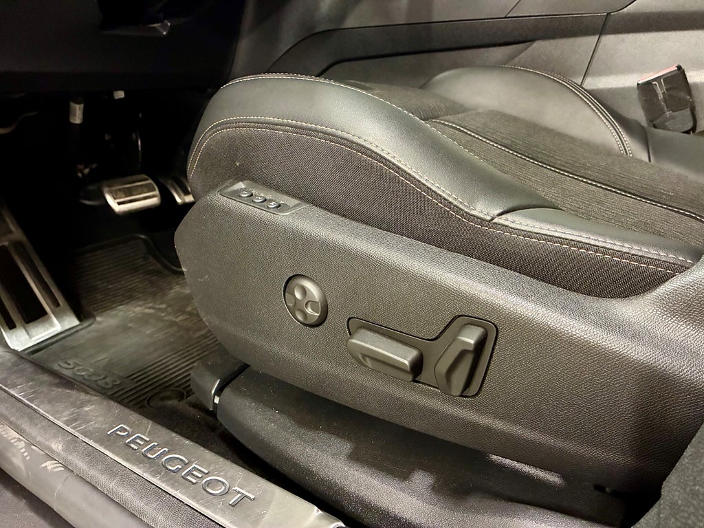 Car Image car-83726-8a168c6154c054afd8f697473275dfa4