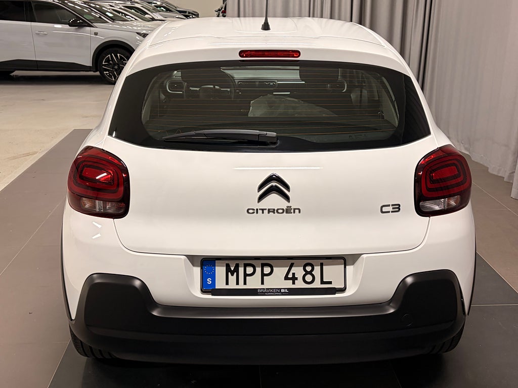 Car Image car-83819-8da84603e3af32893a7b20d404871356