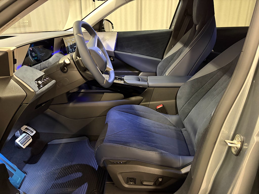 Car Image car-83911-4921175f04943652405041c6645974cc