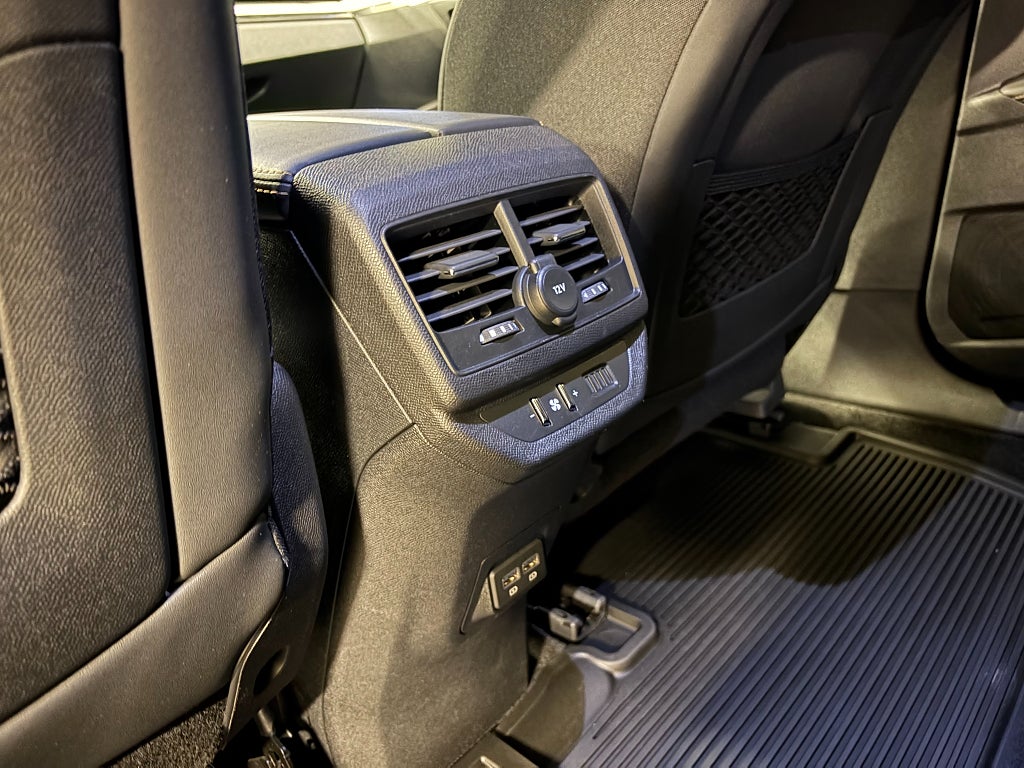 Car Image car-83934-62ebe35a553458f73e4948497a030faf