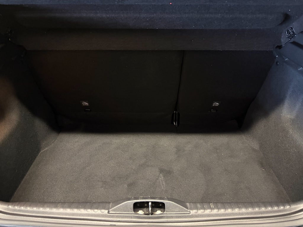 Car Image car-84022-17f063cb5abd9044d1c7a920ec5037c5