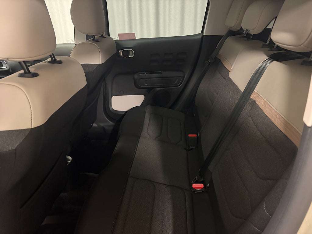 Car Image car-84115-545cd94e1cc1fb8914a00bc6df4f443a