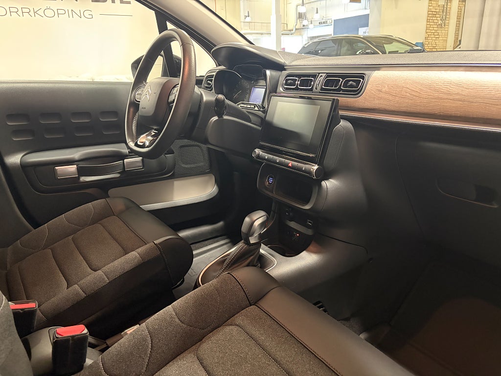 Car Image car-84115-b1eb35542527c93312c6efc602290414