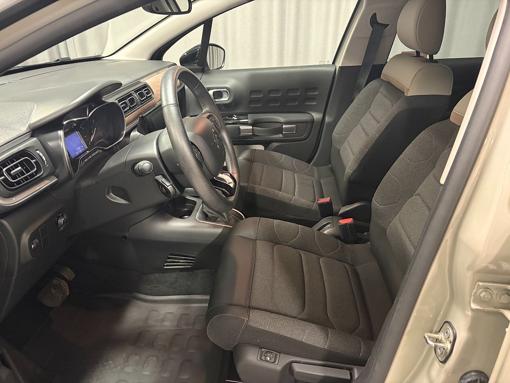 Car Image car-84115-f6fa0c935fcab5c0b2cd43208e63dc23