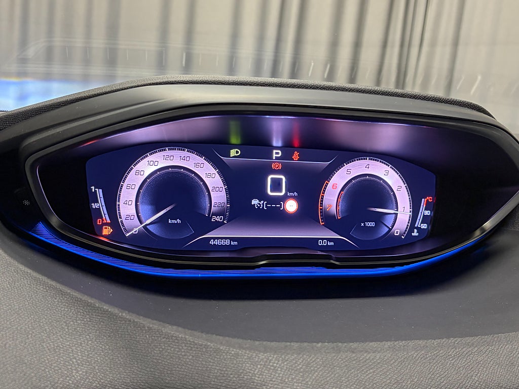 Car Image car-84165-444522525f1b97fcd67e7c5d55a96044