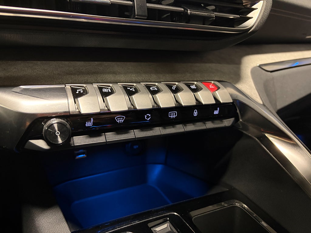 Car Image car-84165-fe3adf2e8089b2cec9a3f47be8f400eb