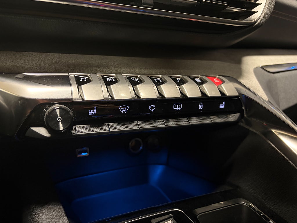 Car Image car-84203-53eac4bef2c22d9be115477e1d436216