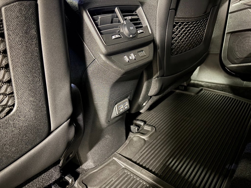 Car Image car-84225-e85736872cb9c85d739268c1a5589efc