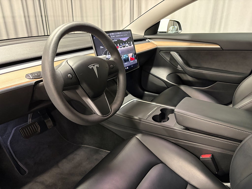 Car Image car-84276-901d22281fb49d2d85f6d8a3fa99940b