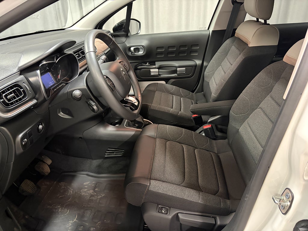 Car Image car-84317-2bd10086a906e390305bc5504ec9661c
