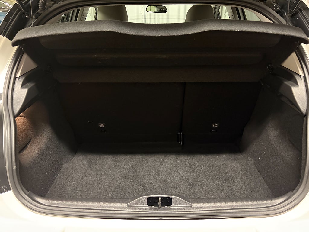 Car Image car-84317-8c83fb9f12edf3f1278fdd6192bf2409
