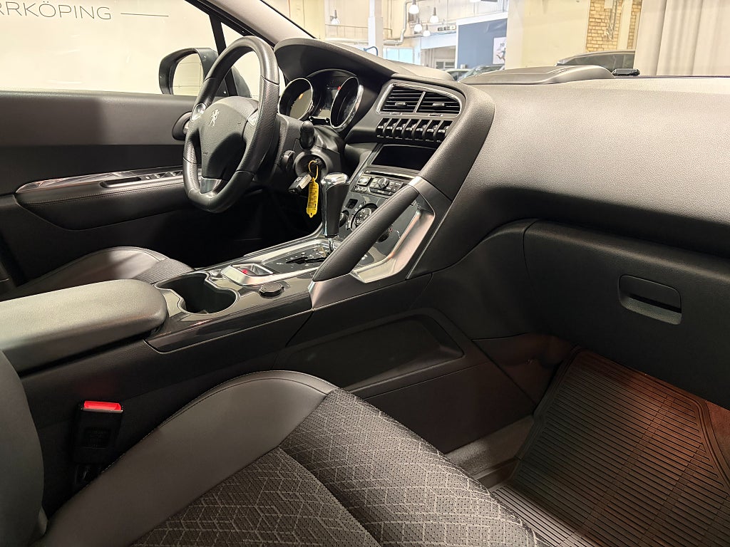 Car Image car-84426-103201803f26ebbb547df1f39d042dcc
