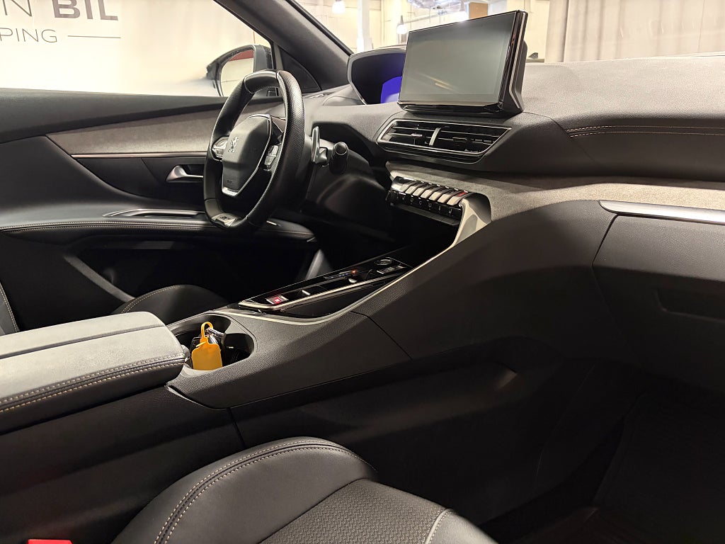 Car Image car-84658-a2c942193f8eab296df022132c037307