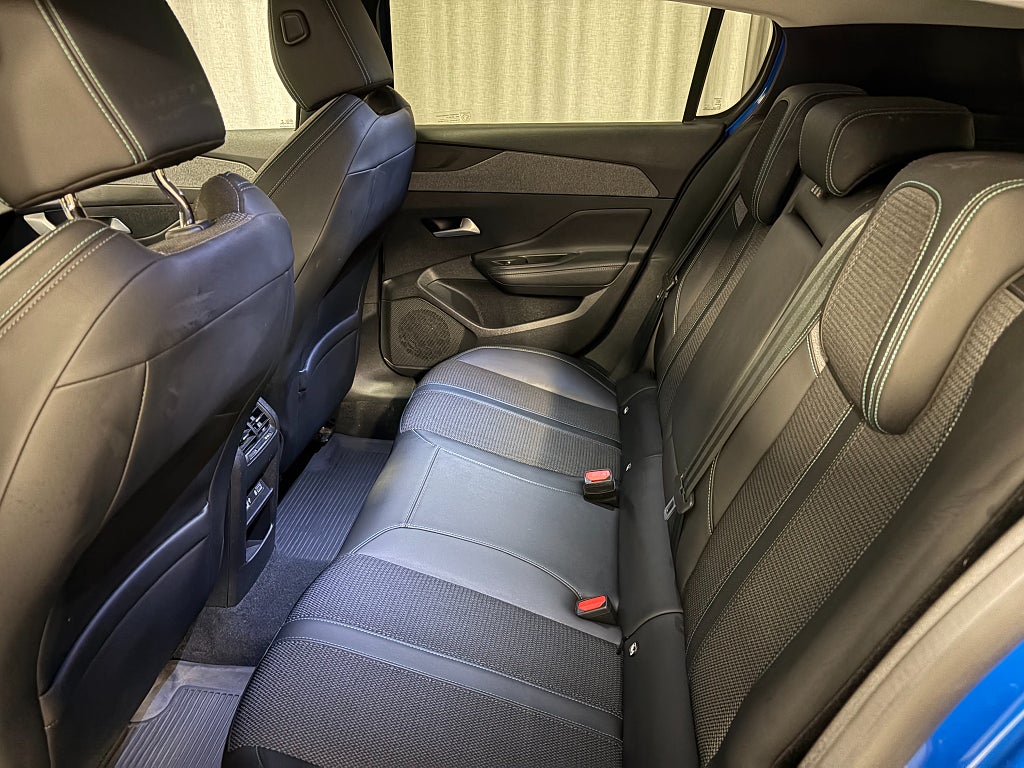 Car Image car-84735-9f4e1b6829e9447abe0127f79c98fbb6