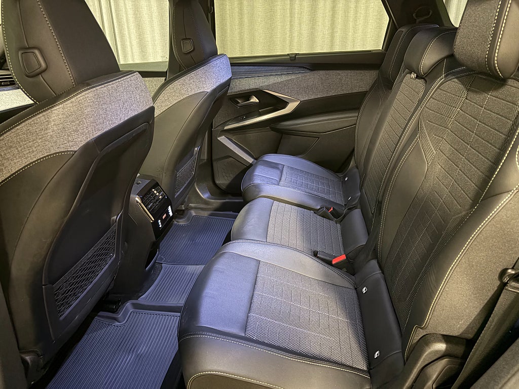 Car Image car-84753-e805112d9d6a2cb56a7c742fbf62503e
