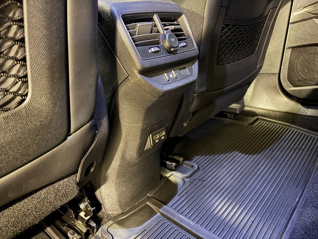 Car Image car-84975-ba5bbd4db2e3e27ba6e68d6fb5eaafd5