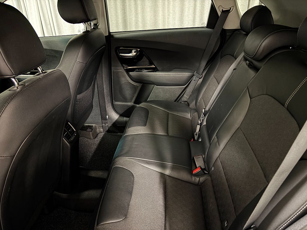 Car Image car-85174-9fe47b0e0a1603612b7cb938444334a3
