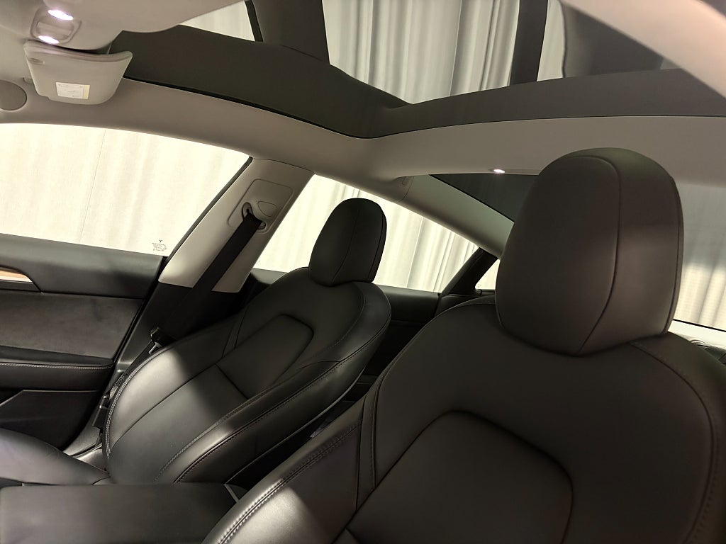 Car Image car-85445-96722b2215c4f1f29566122f06fff624