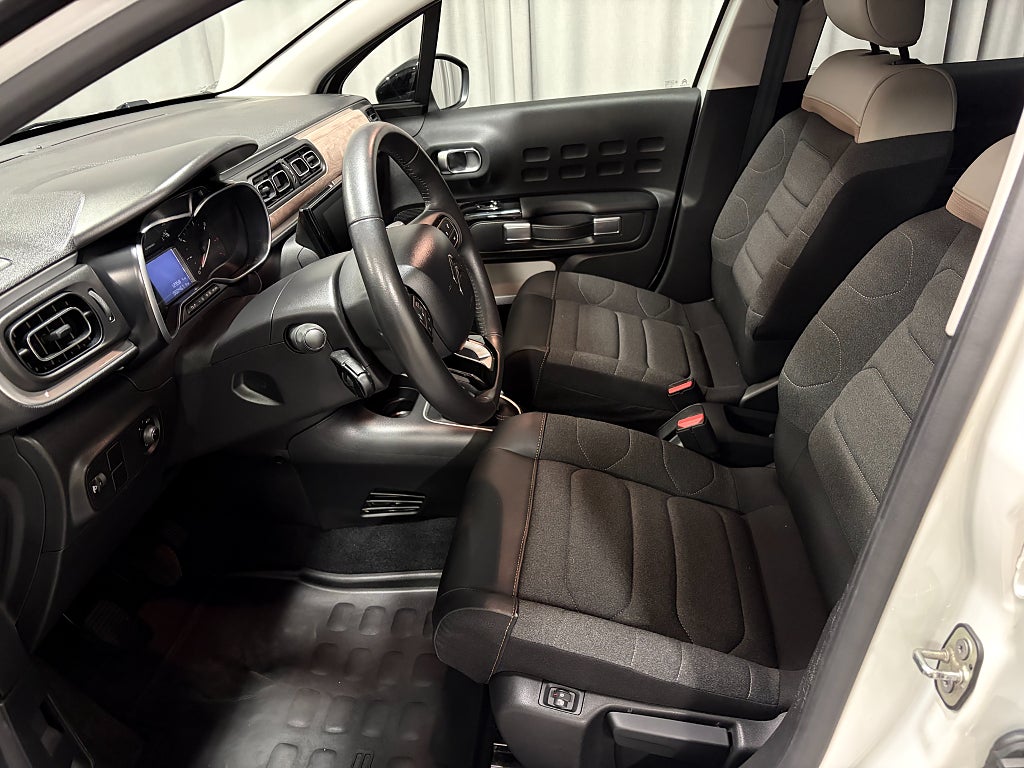 Car Image car-85545-c1eeb740087da33a1627f56d25d3f1bb