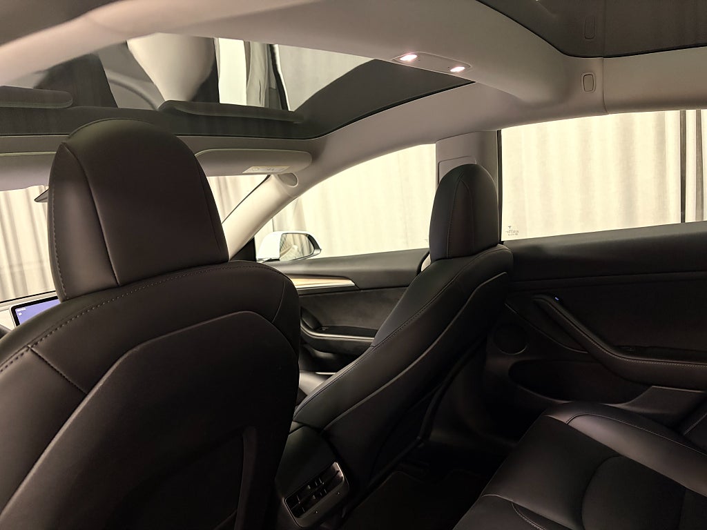 Car Image car-85574-0fa7e583f1c1d6fd9baf83fc70c07252