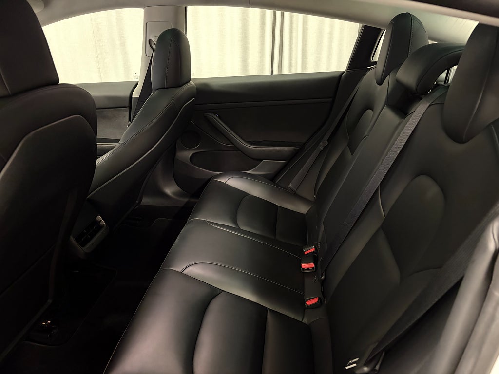 Car Image car-85574-8258895af43e82428a926b7d69dde1fc