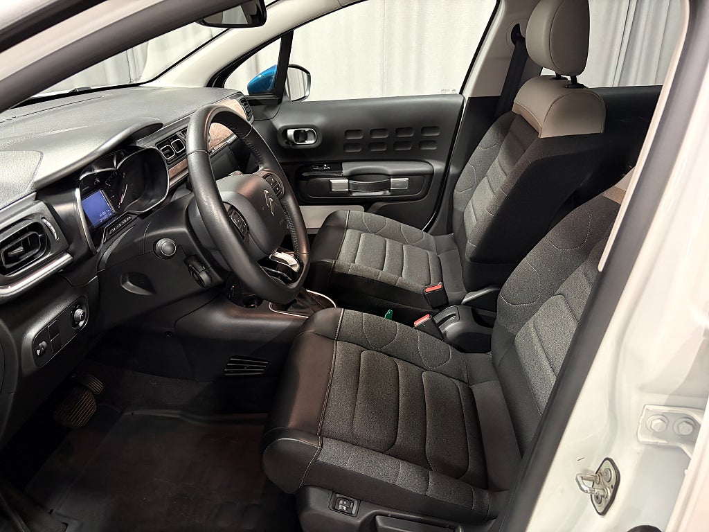 Car Image car-85620-0fee7145d4184ae97a1630572039eece