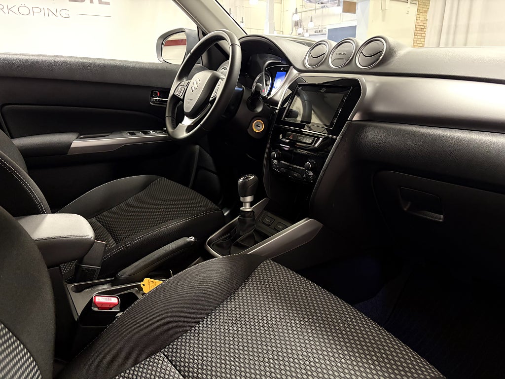Car Image car-85970-01f28bb6e5401235cbe81a5d6d36cecc