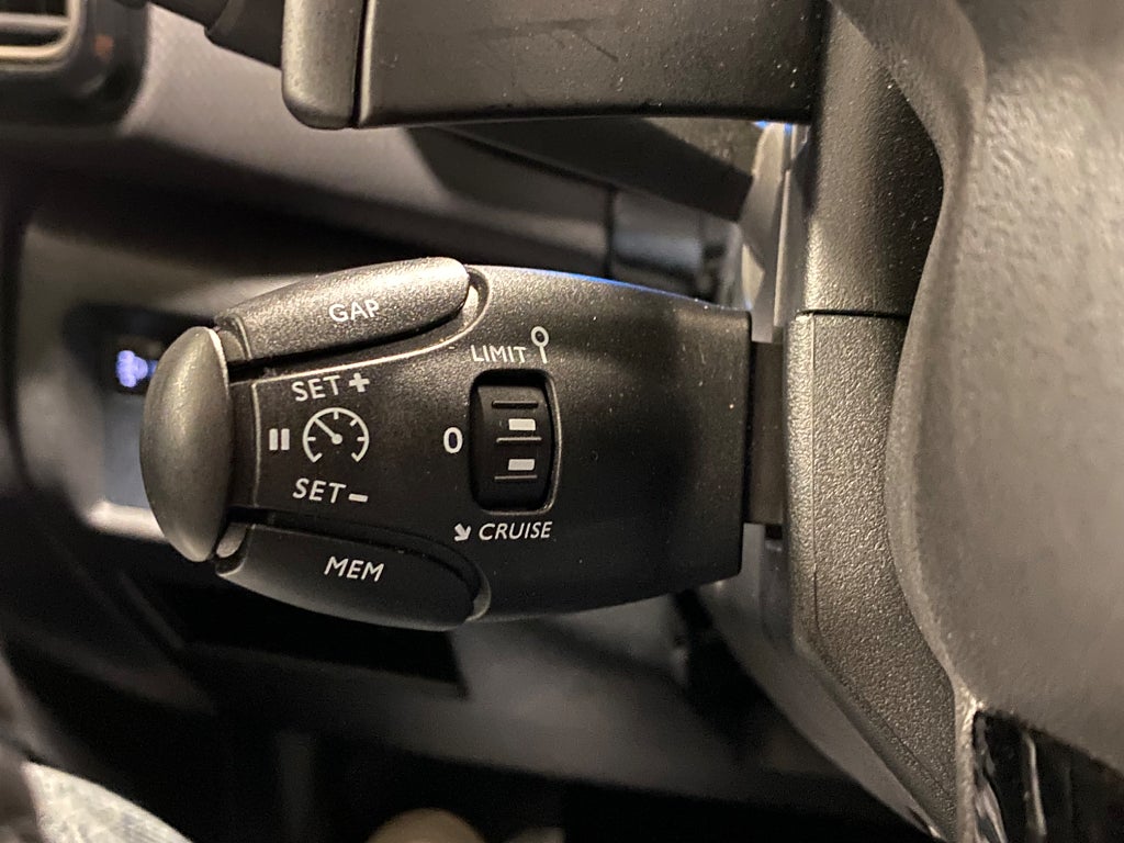 Car Image car-86203-b84530e2bc4b93fa6dd3a71b212b07a7