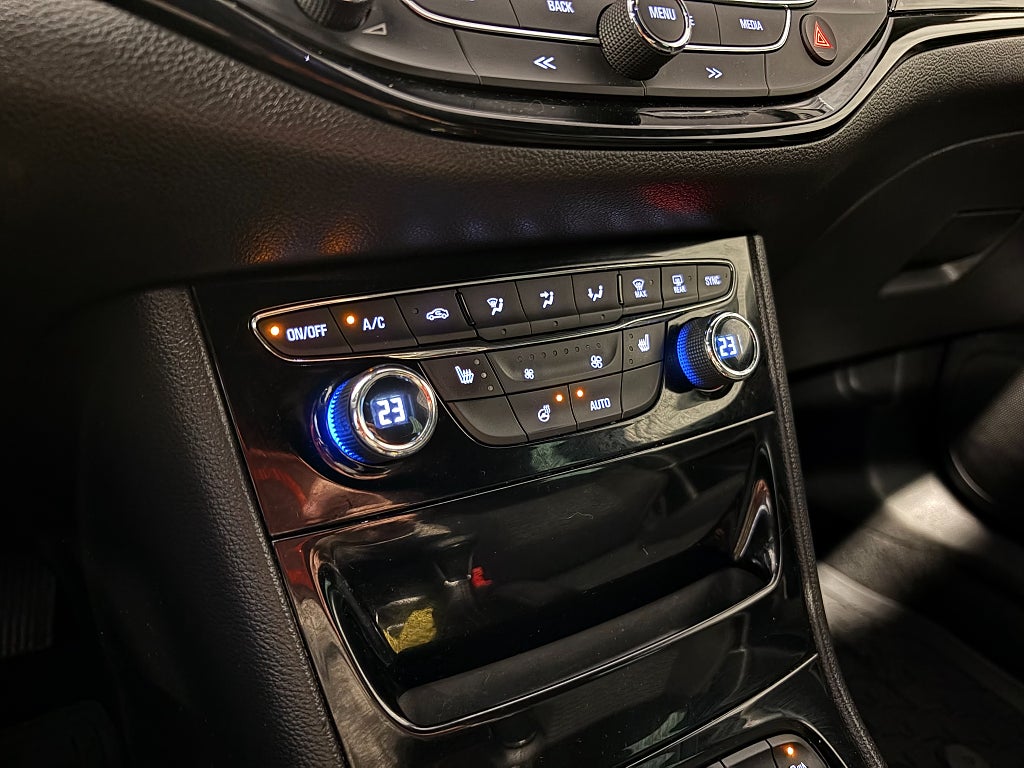 Car Image car-86388-9f5a5f10b2497fb469d94a74c0d9ad90