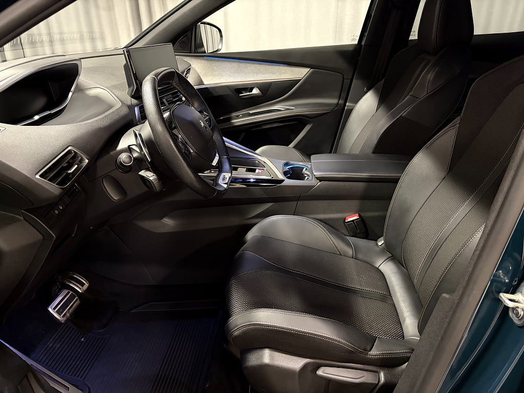 Car Image car-86560-7e64f3fe65982579abb16265aa95e0fd