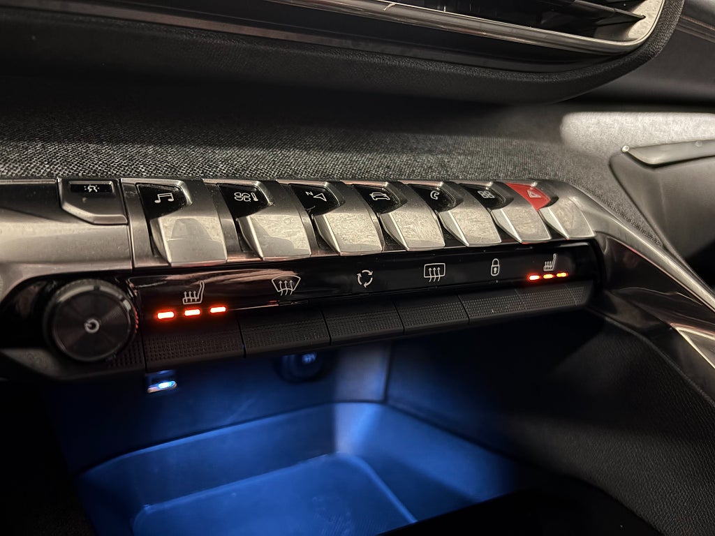 Car Image car-86902-1af4cb366bb8f061213ac7c7ceb76756