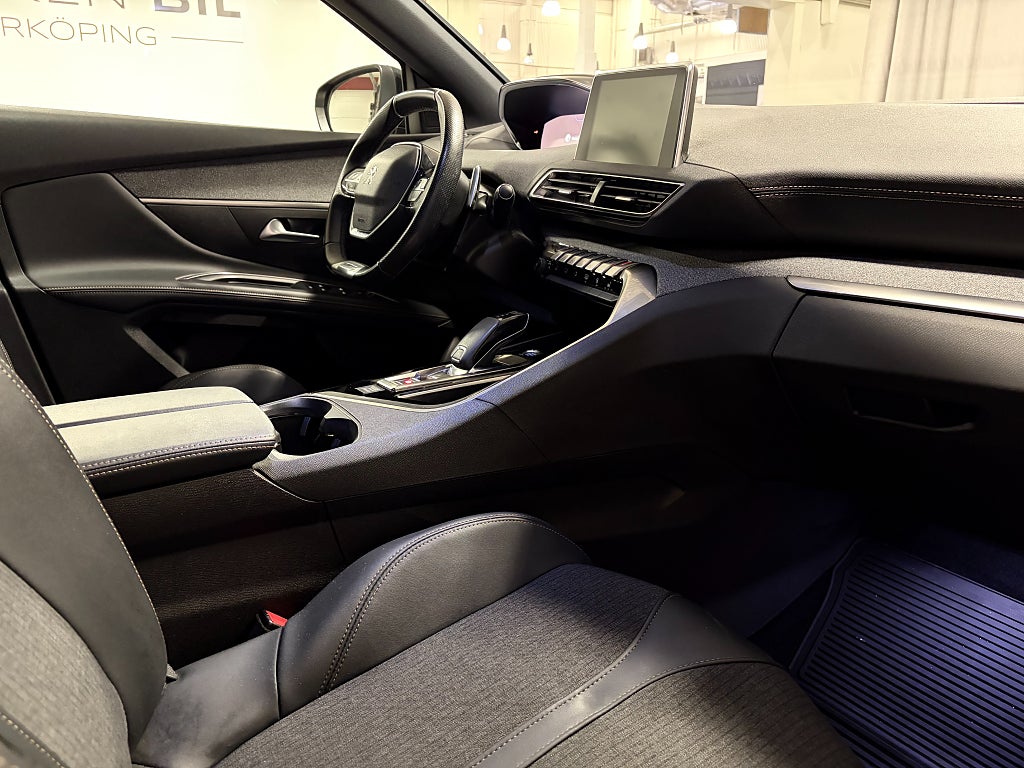 Car Image car-86902-6fae2b3b9e04bd840139b9e978d42e6e