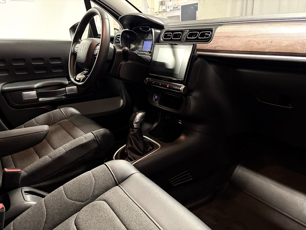 Car Image car-87007-286ccbb6a9fbfd5377f60389b8812bda