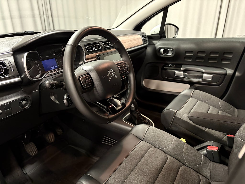 Car Image car-87007-8133b61e570bc36f8186d4049fe7c404