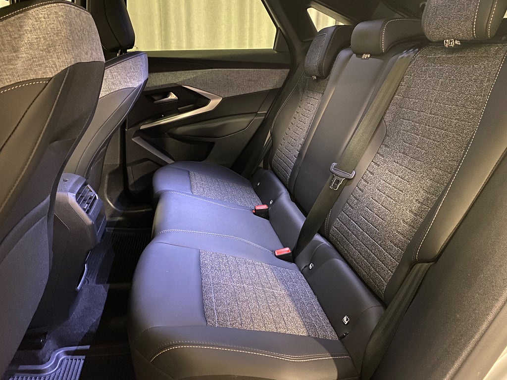 Car Image car-87476-90d8c9eb08293bae311f1f5352821632